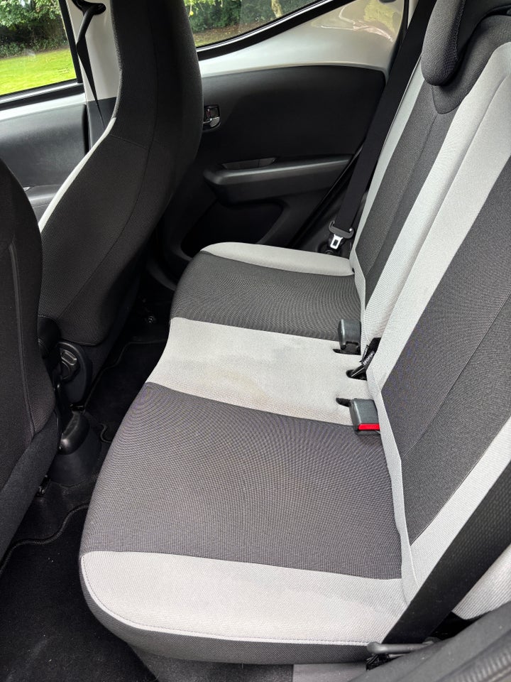Toyota Aygo 1,0 VVT-i x-wave Sky 5d