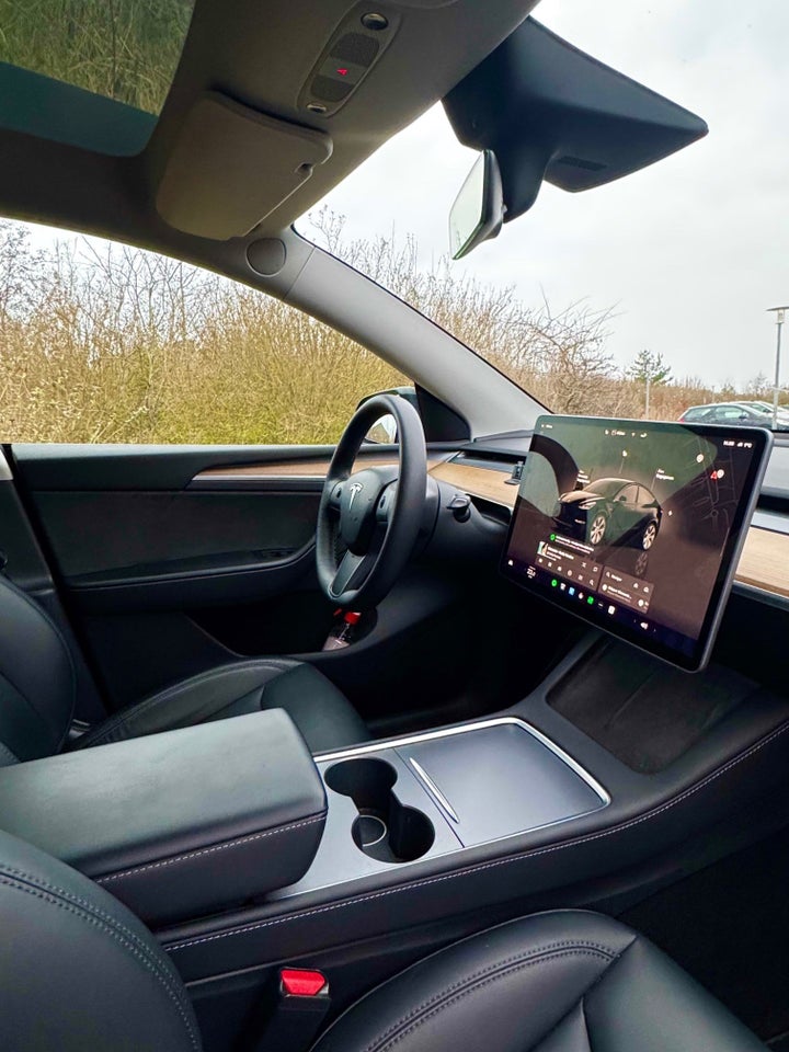 Tesla Model Y Long Range AWD 5d