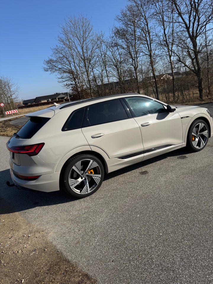 Audi e-tron 55 S-line quattro 5d
