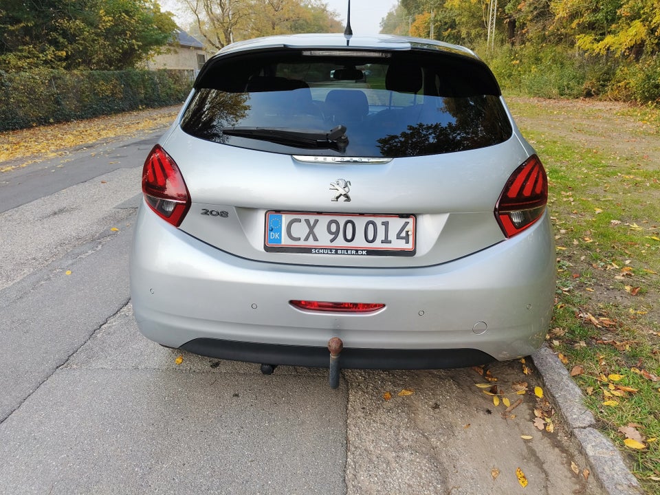 Peugeot 208 1,6 BlueHDi 100 Allure Sky 5d