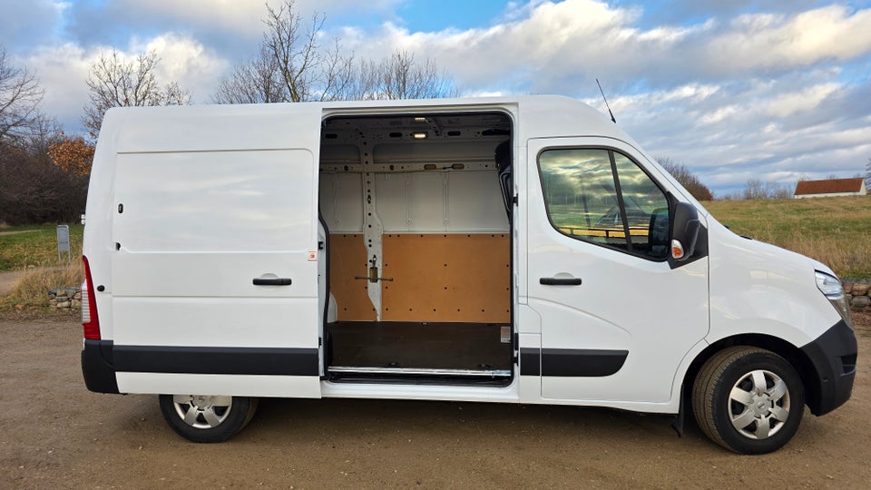 Nissan Interstar 2,3 dCi 150 L3H2 Tekna Van