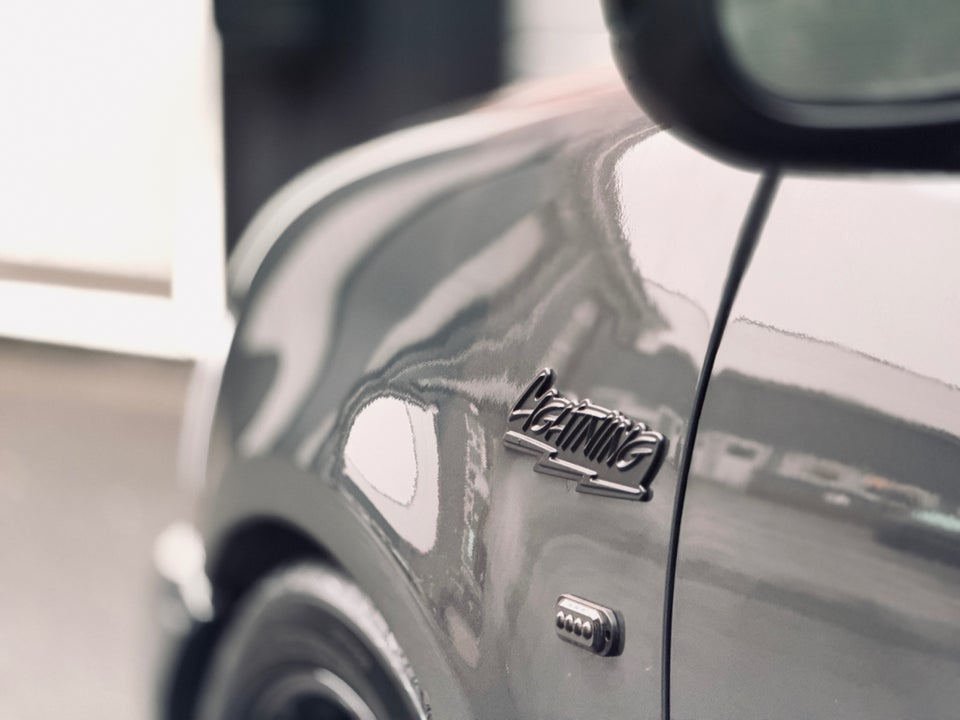 Ford F-150 5,4 SVT Lightning aut. 2d