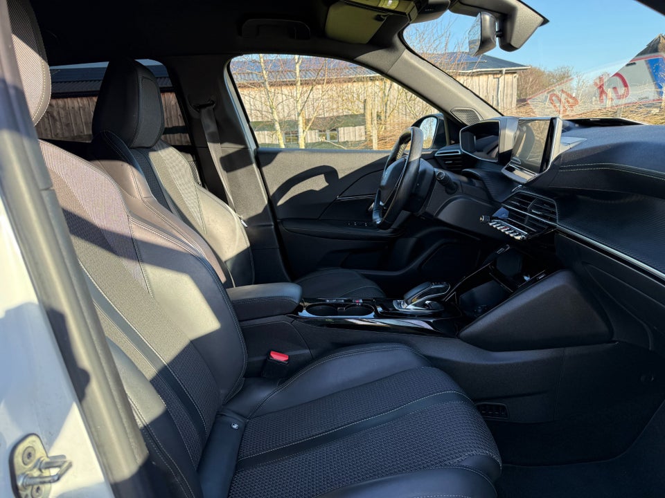 Peugeot e-2008 50 GT Line 5d