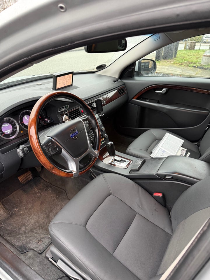 Volvo V70 2,4 D5 205 Summum aut. 5d