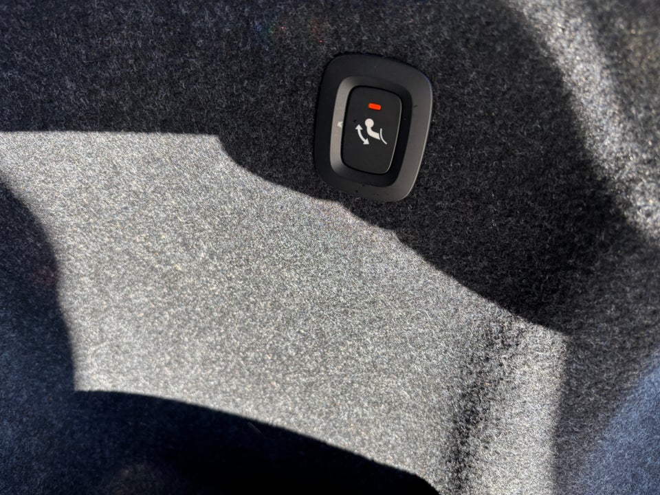 Volvo XC40 ReCharge Twin Ultimate 5d