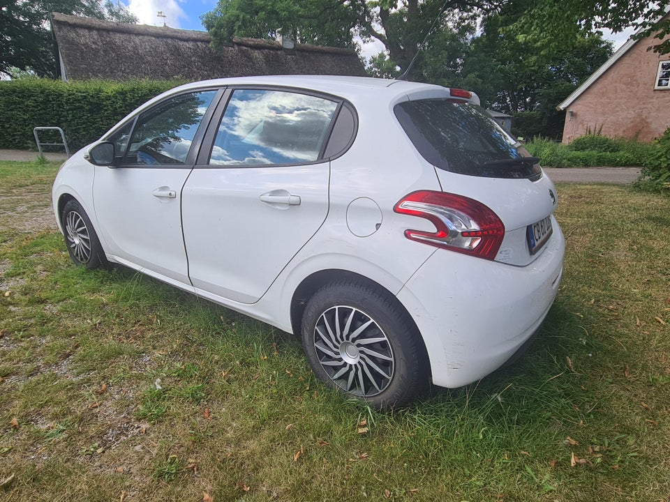 Peugeot 208 1,2 VTi Active 5d