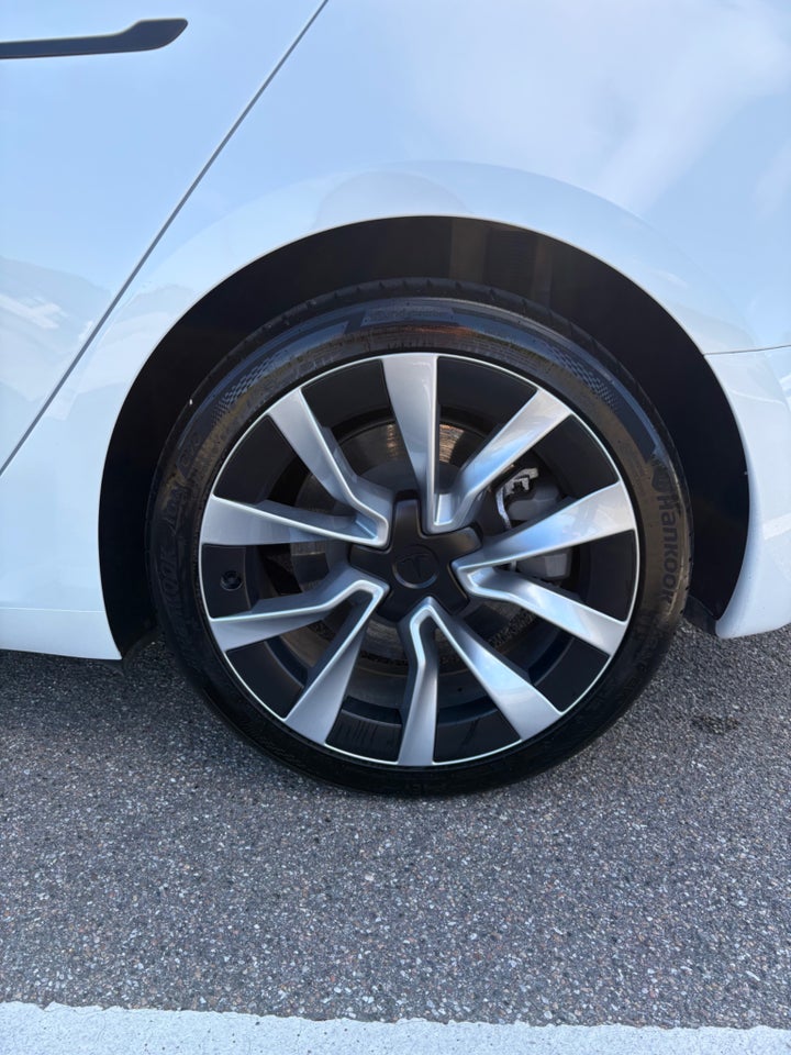Tesla Model 3 Long Range RWD 4d