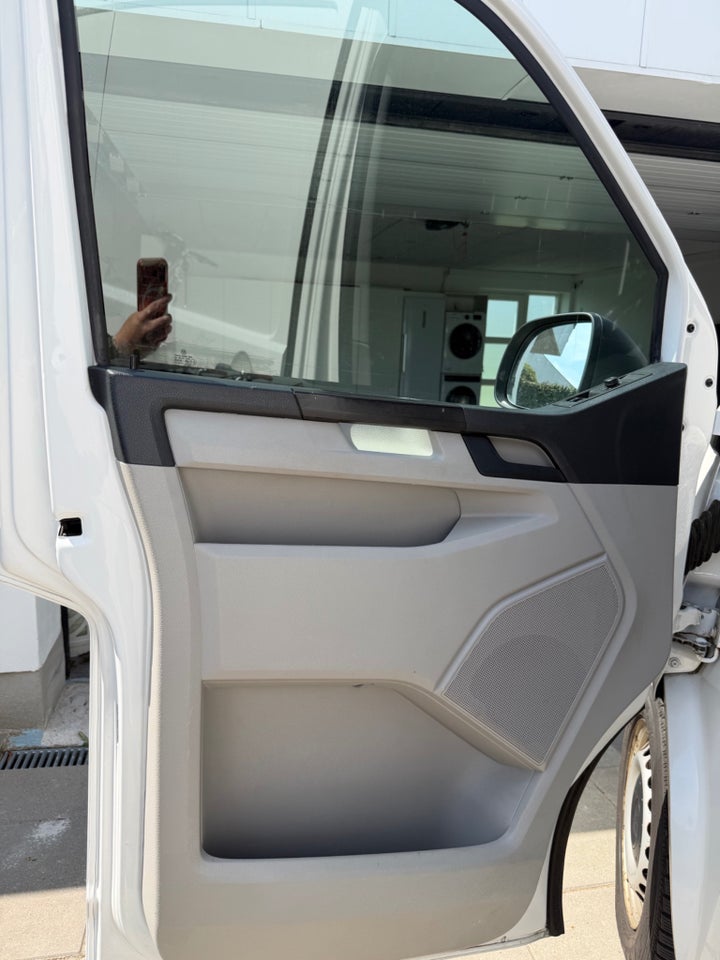 VW Transporter 2,0 TDi 140 Kassevogn DSG lang