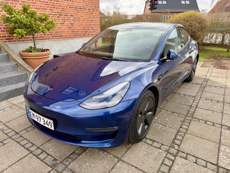 Tesla Model 3 Long Range AWD 4d