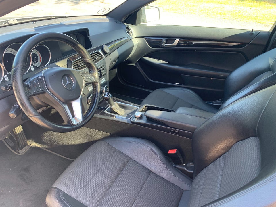 Mercedes C220 2,2 CDi Coupé BE 2d