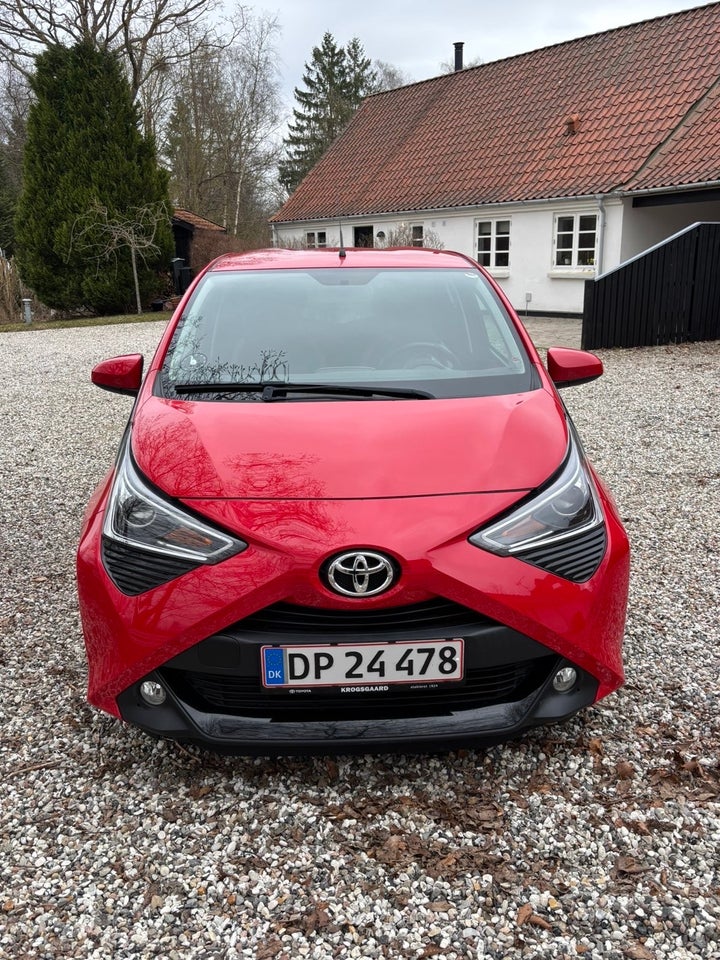 Toyota Aygo 1,0 VVT-i x-press 5d