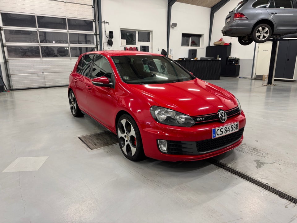 VW Golf VI 2,0 GTi DSG 5d