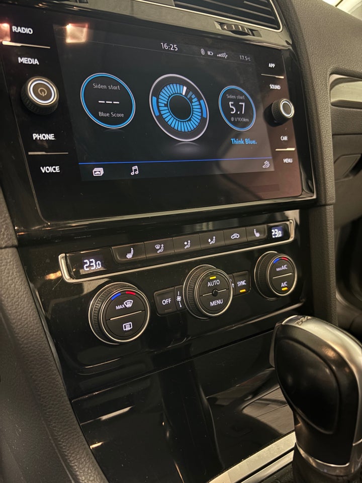 VW Golf VII 1,6 TDi 115 IQ.Drive Variant DSG 5d