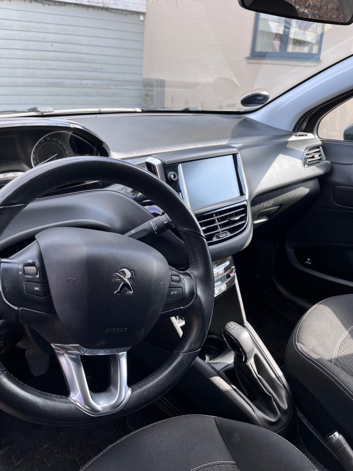 Peugeot 208 1,6 BlueHDi 100 Envy+ 5d