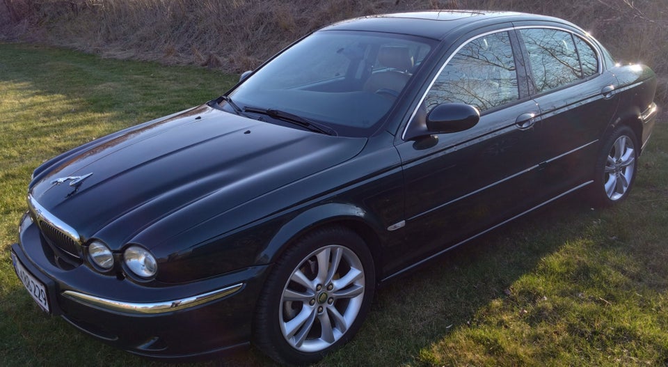 Jaguar X-type 2,5 aut. 4x4 4d