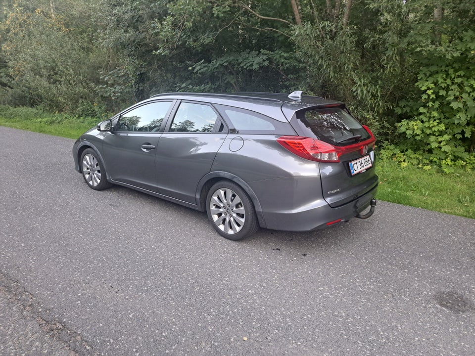 Honda Civic 1,8 i-VTEC Comfort Tourer 5d