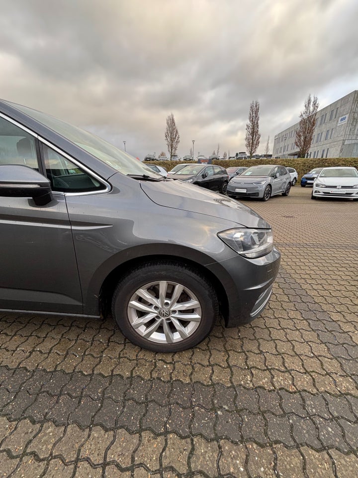 VW Touran 1,6 TDi 115 Highline 7prs 5d