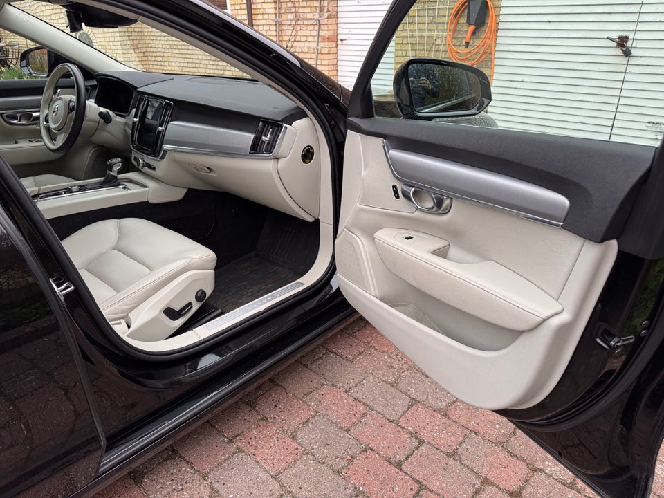 Volvo S90 2,0 T4 190 Momentum+ aut. 4d