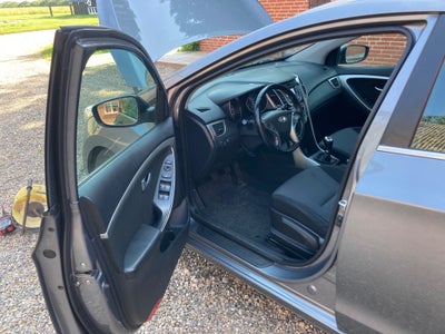 Hyundai i30 1,6 CRDi 110 Style CW Eco 5d