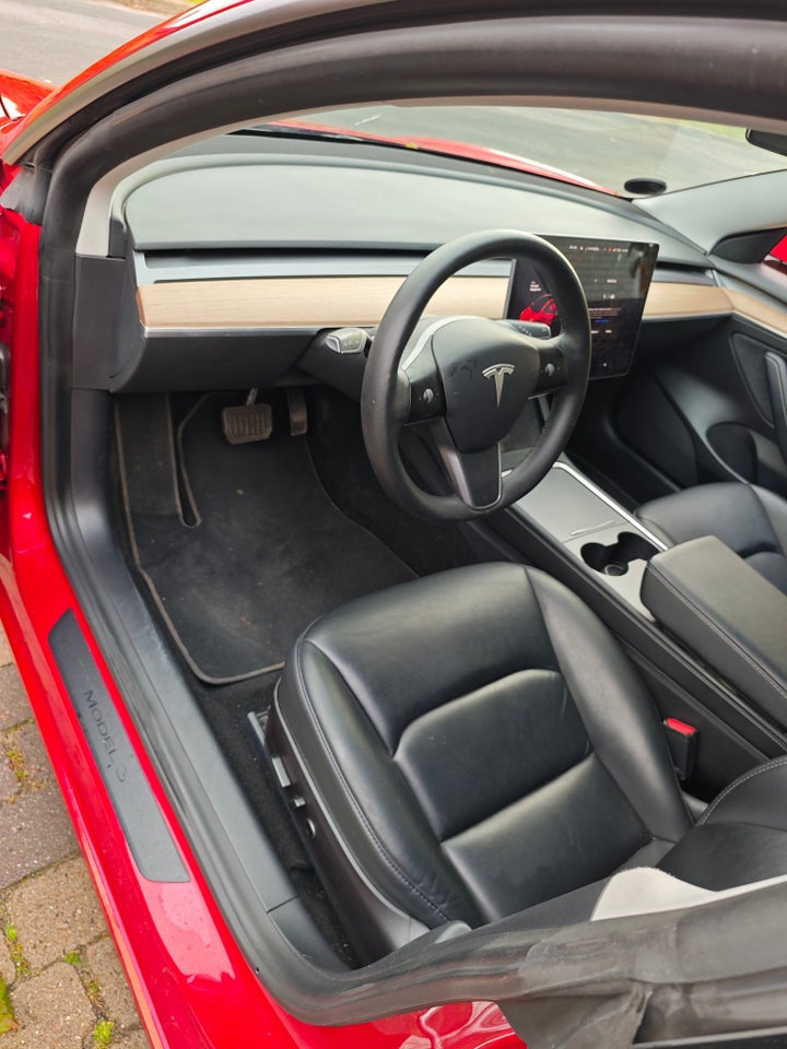 Tesla Model 3 Long Range AWD 4d