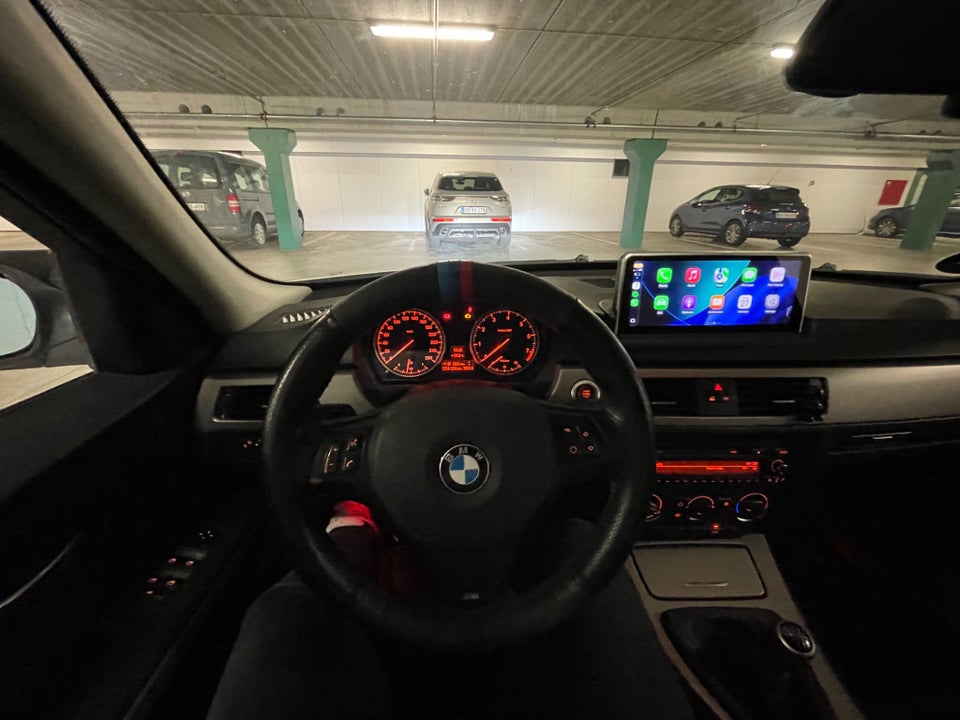 BMW 320i 2,0  4d