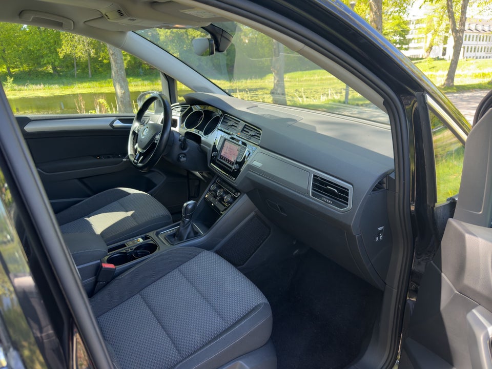 VW Touran 2,0 TDi 150 Comfortline DSG 7prs 5d
