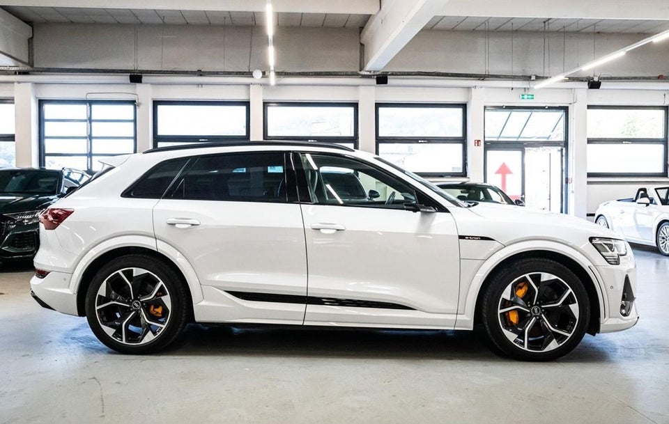 Audi e-tron S quattro 5d