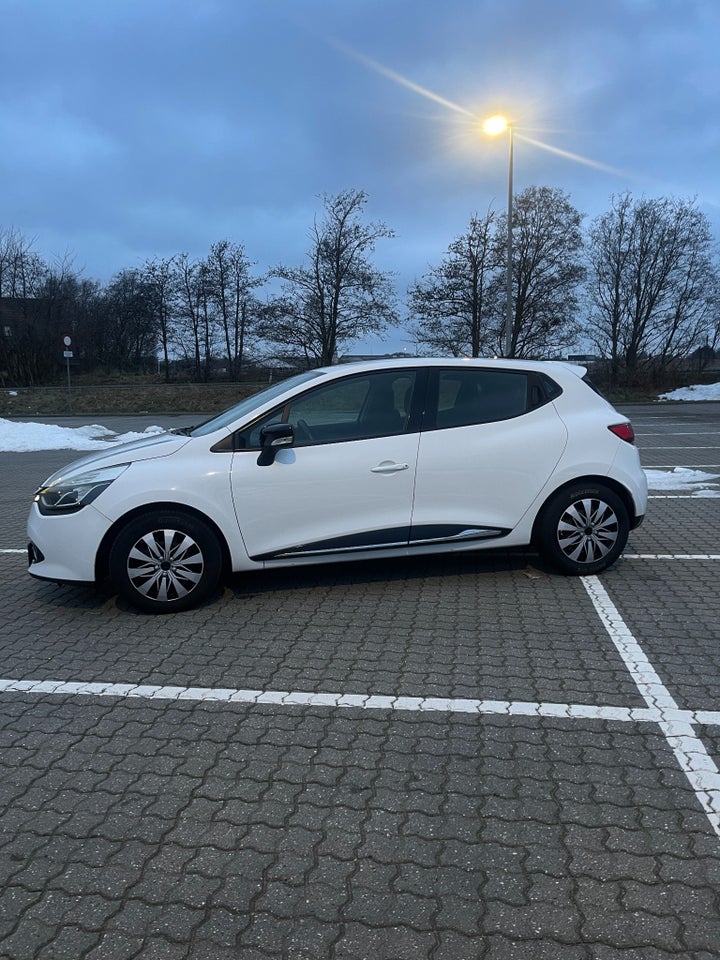 Renault Clio IV 1,5 dCi 75 Expression 5d