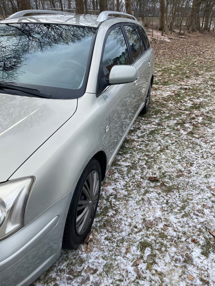 Toyota Avensis 1,8 VVT-i Sol stc. 5d