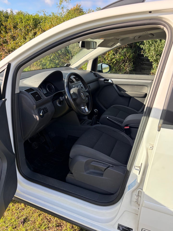 VW Touran 1,6 TDi 105 Comfortline BMT Van 5d