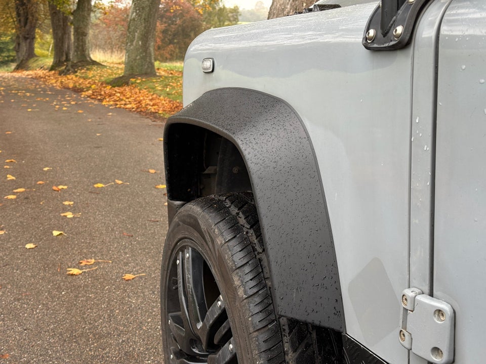 Land Rover Defender 110 6,2 V8 Crew Cab aut. 2d