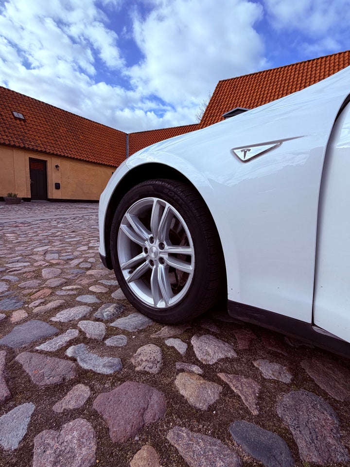 Tesla Model S 85 5d