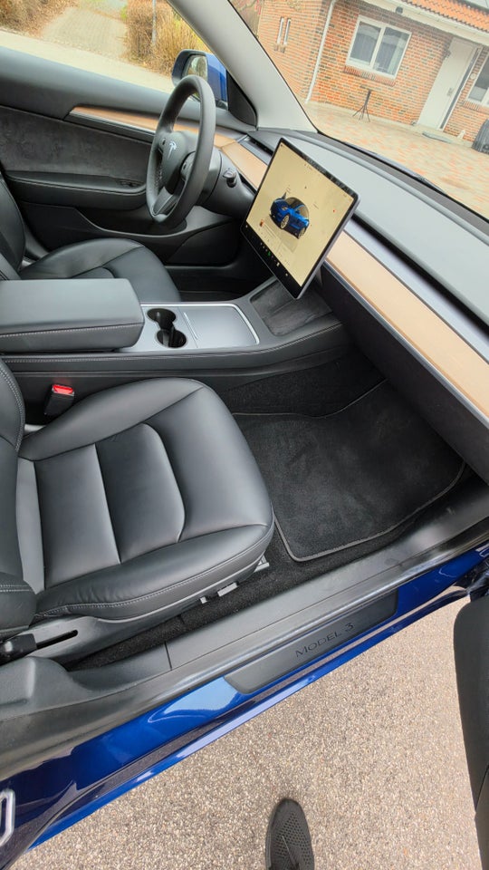 Tesla Model 3 Long Range AWD 4d