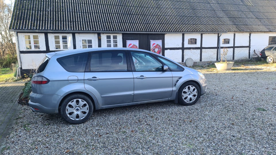 Ford S-MAX 2,5 20V Turbo Titanium 7prs 5d