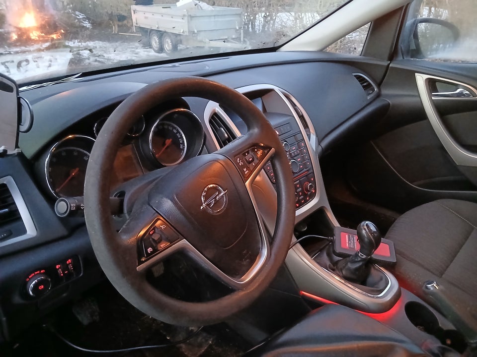 Opel Astra 1,4 T 140 Sport Sports Tourer 5d