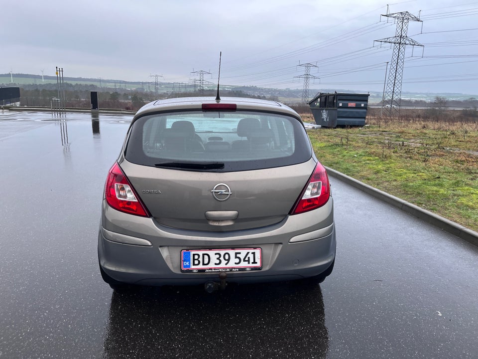 Opel Corsa 1,2 16V Cosmo 5d