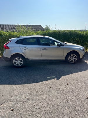 Volvo V40 CC 2,0 D4 190 Momentum 5d