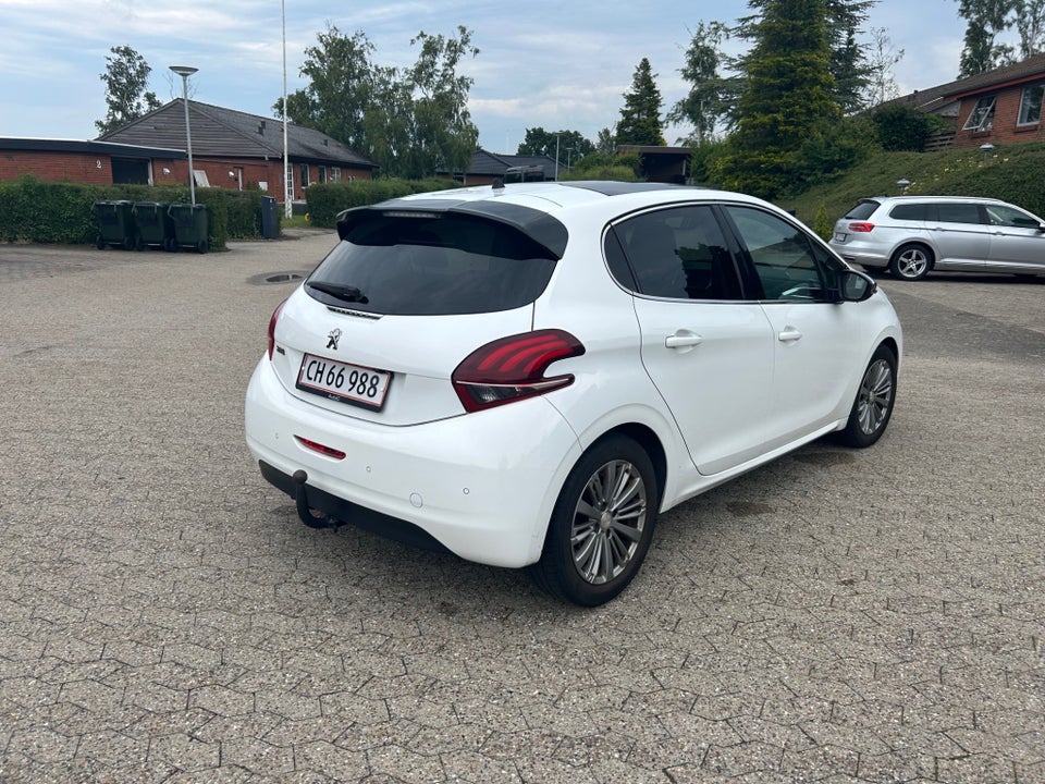 Peugeot 208 1,6 BlueHDi 100 Desire Sky 5d