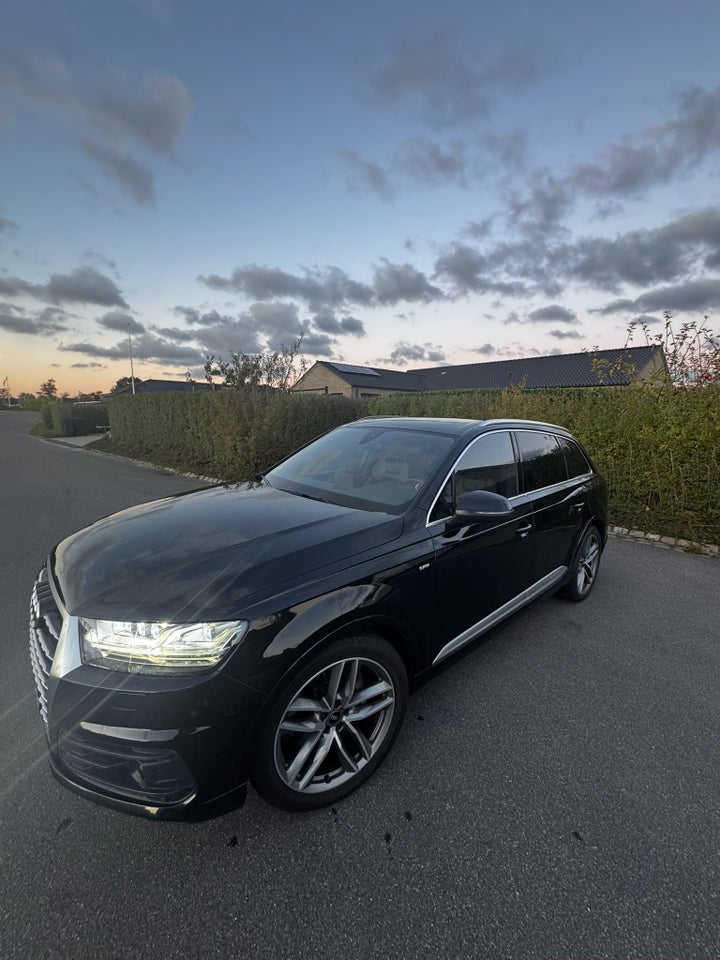Audi Q7 3,0 TDi 272 S-line quattro Tiptr. 7prs 5d