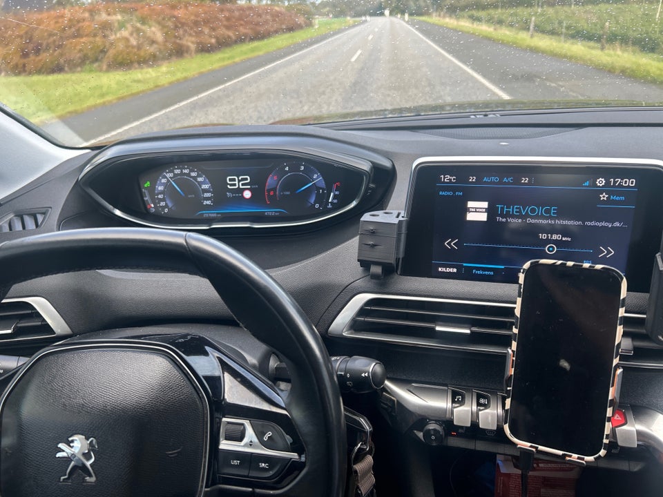 Peugeot 5008 1,6 BlueHDi 120 Allure 7prs 5d