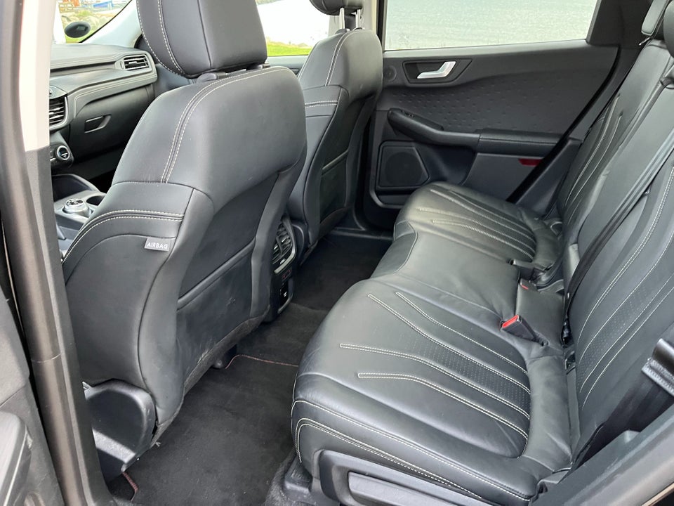 Ford Kuga 2,5 PHEV Vignale CVT 5d