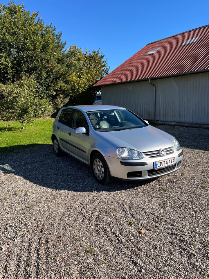 VW Golf V 1,6 FSi Trendline 5d