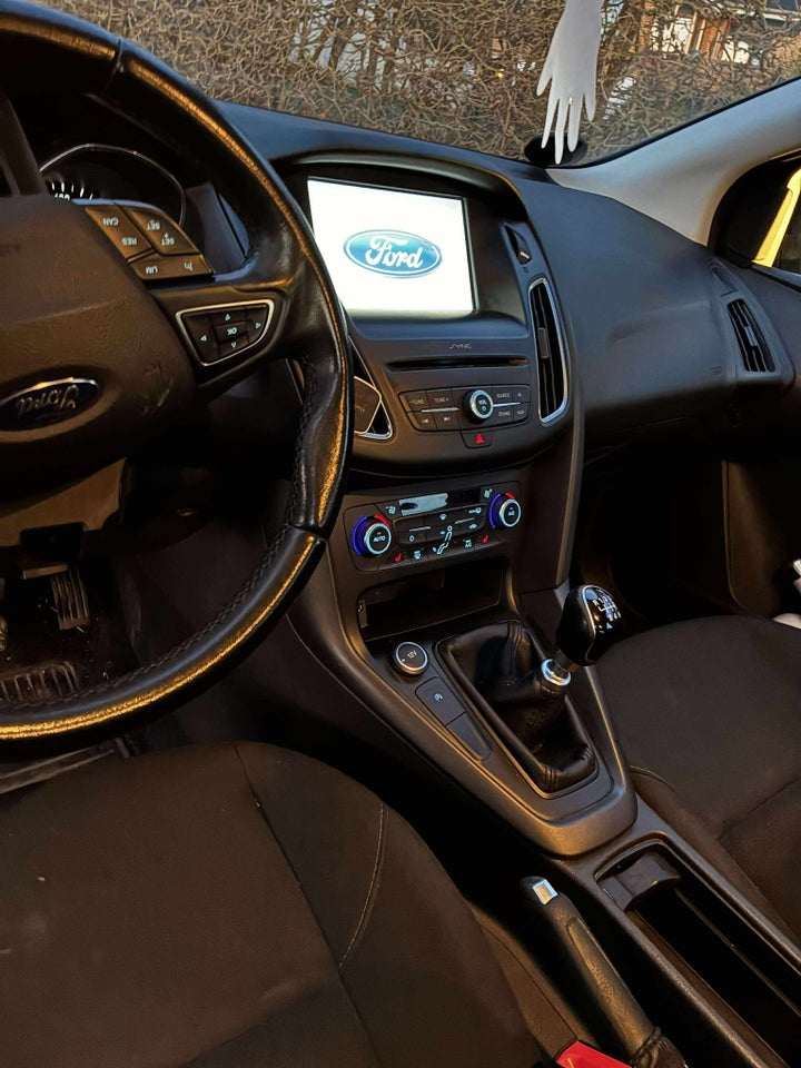 Ford Focus 1,0 SCTi 125 Business stc. 5d