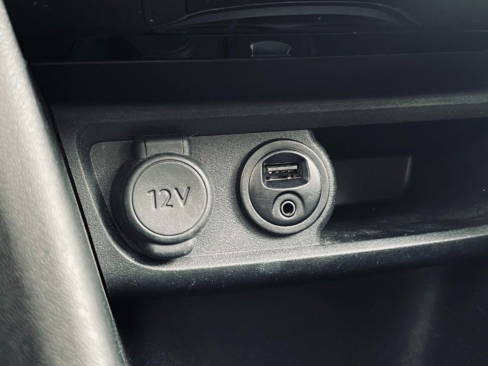 Peugeot 208 1,6 BlueHDi 100 Allure Sky 5d