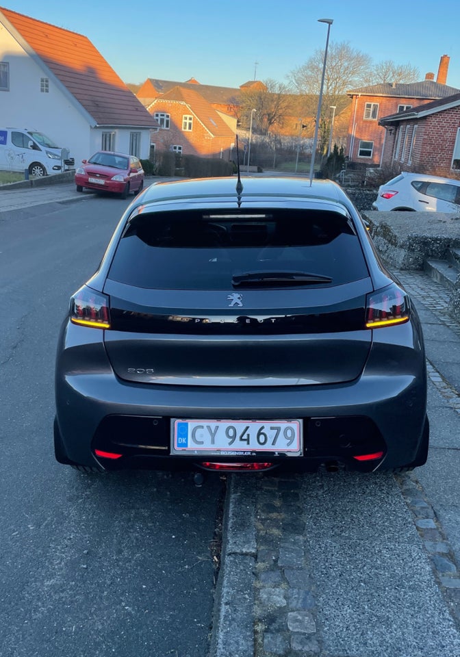 Peugeot 208 1,2 PureTech 100 Allure 5d
