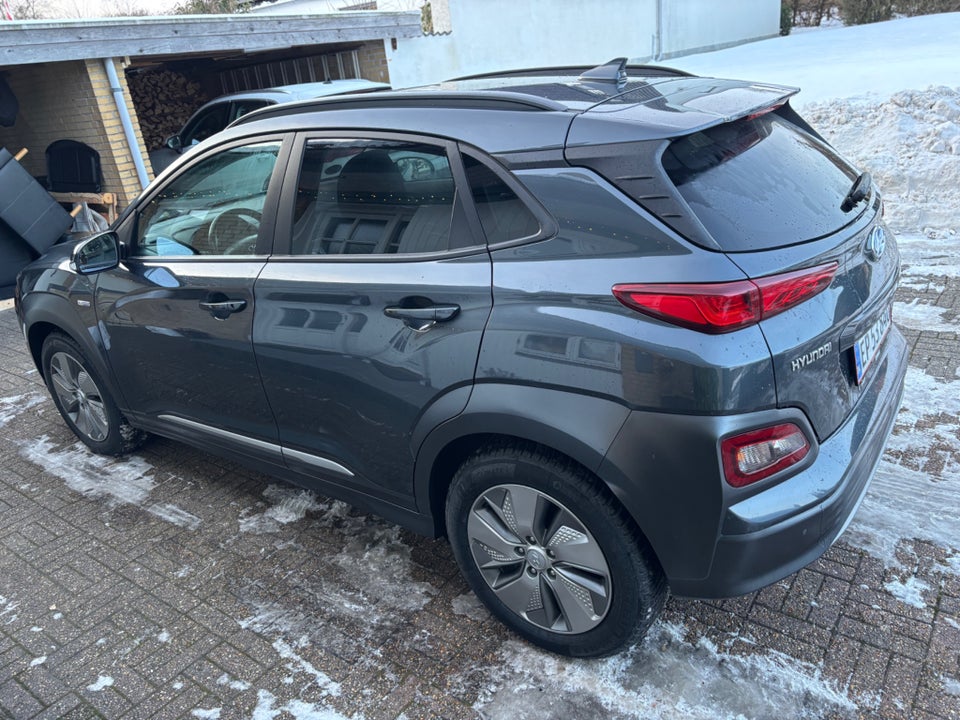 Hyundai Kona 64 EV Essential 5d