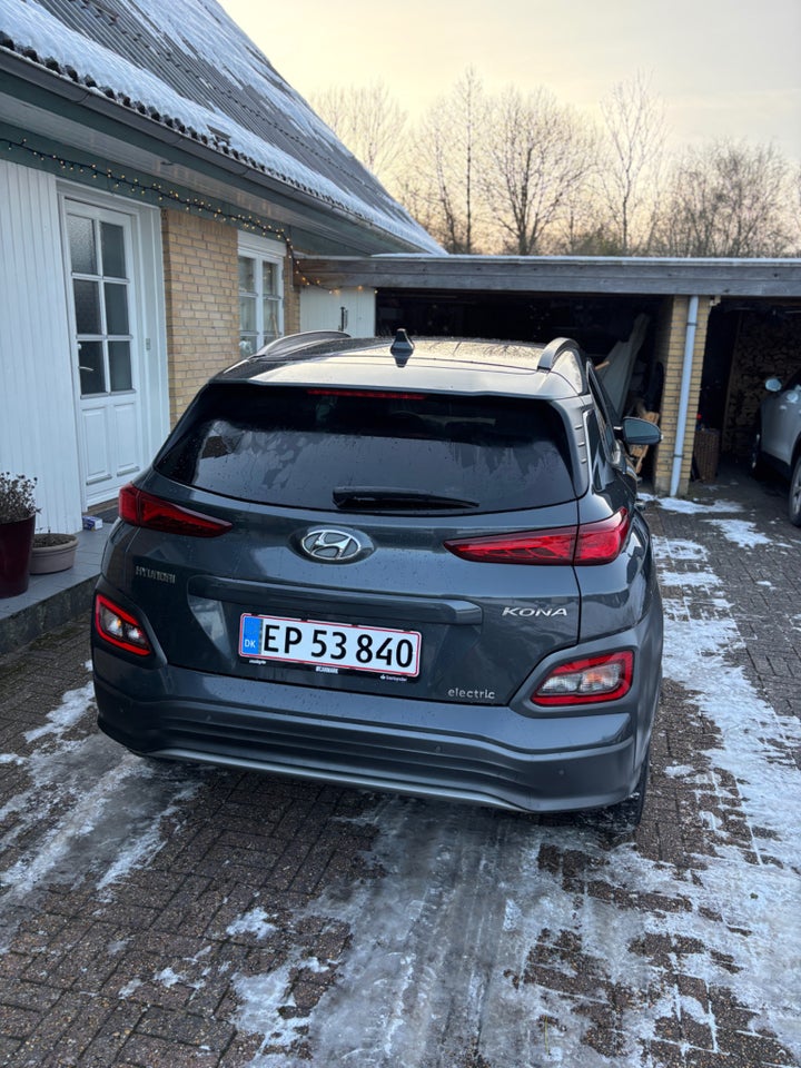 Hyundai Kona 64 EV Essential 5d