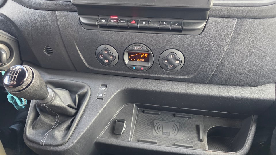 Nissan Interstar 2,3 dCi 150 L2H2 Tekna Van