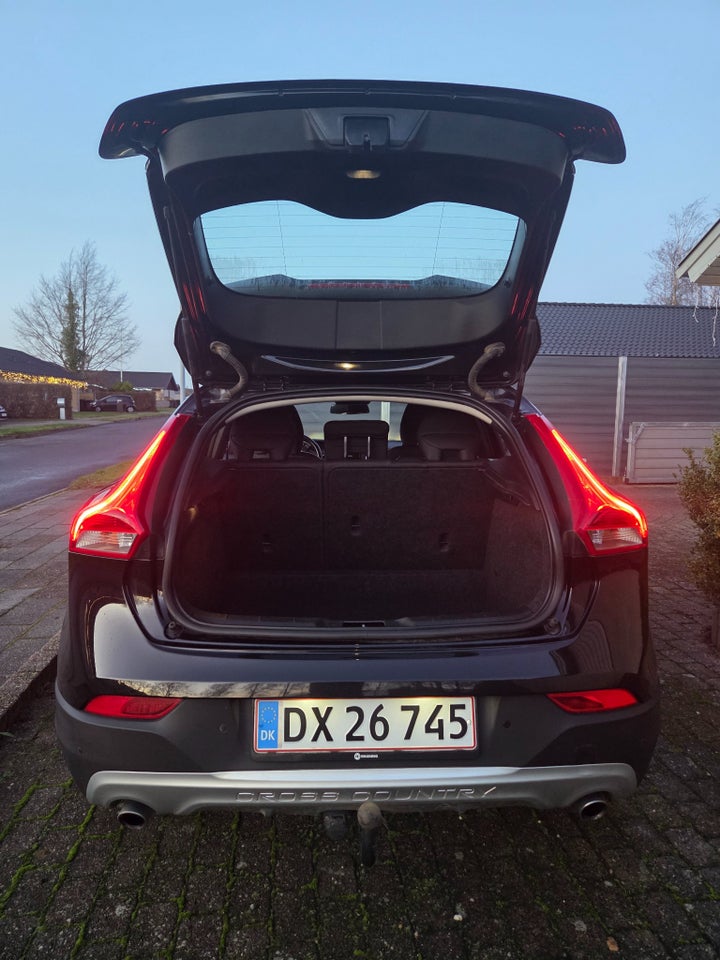 Volvo V40 CC 2,0 D3 150 Summum aut. 5d