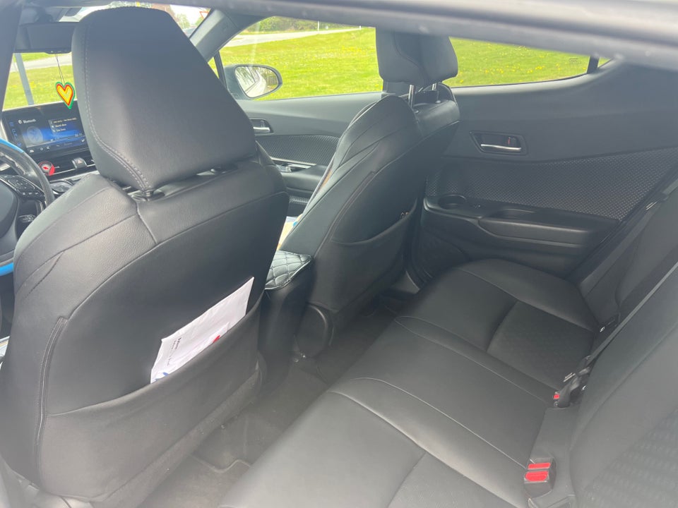 Toyota C-HR 1,8 Hybrid Selected CVT 5d